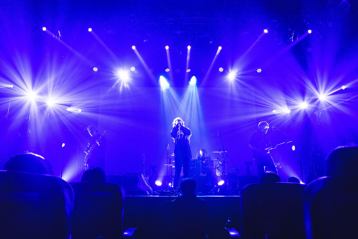 ユアネス、9ヵ月ぶりのワンマンライブ「LATENT」の新たな試みが最大化したバンドの魅力