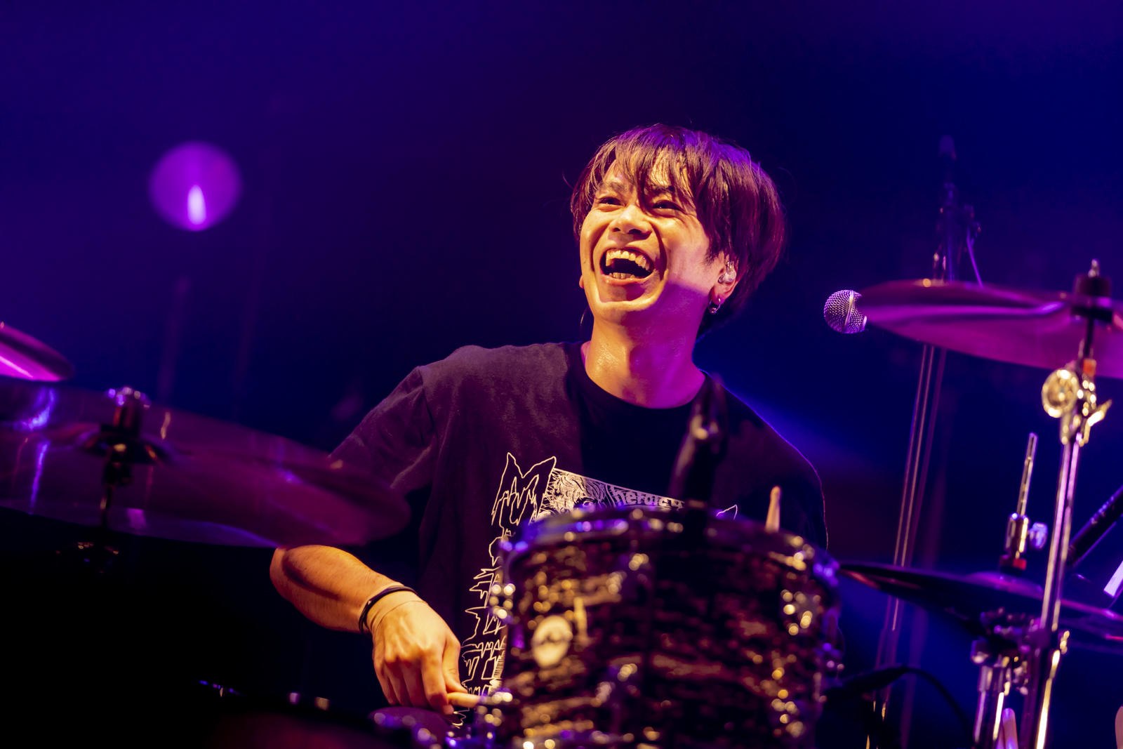 THE KEBABS、遊び心満載のロックサウンドで魅了した「THE KEBABS必死