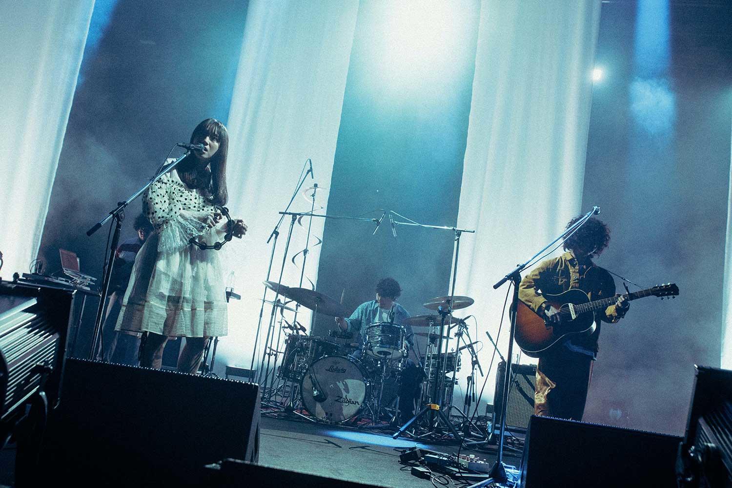 Laura day romance、初のホールワンマンで魅せた躍進の先に広がる音楽の旅路。東京国際フォーラム公演オフィシャルレポート到着!