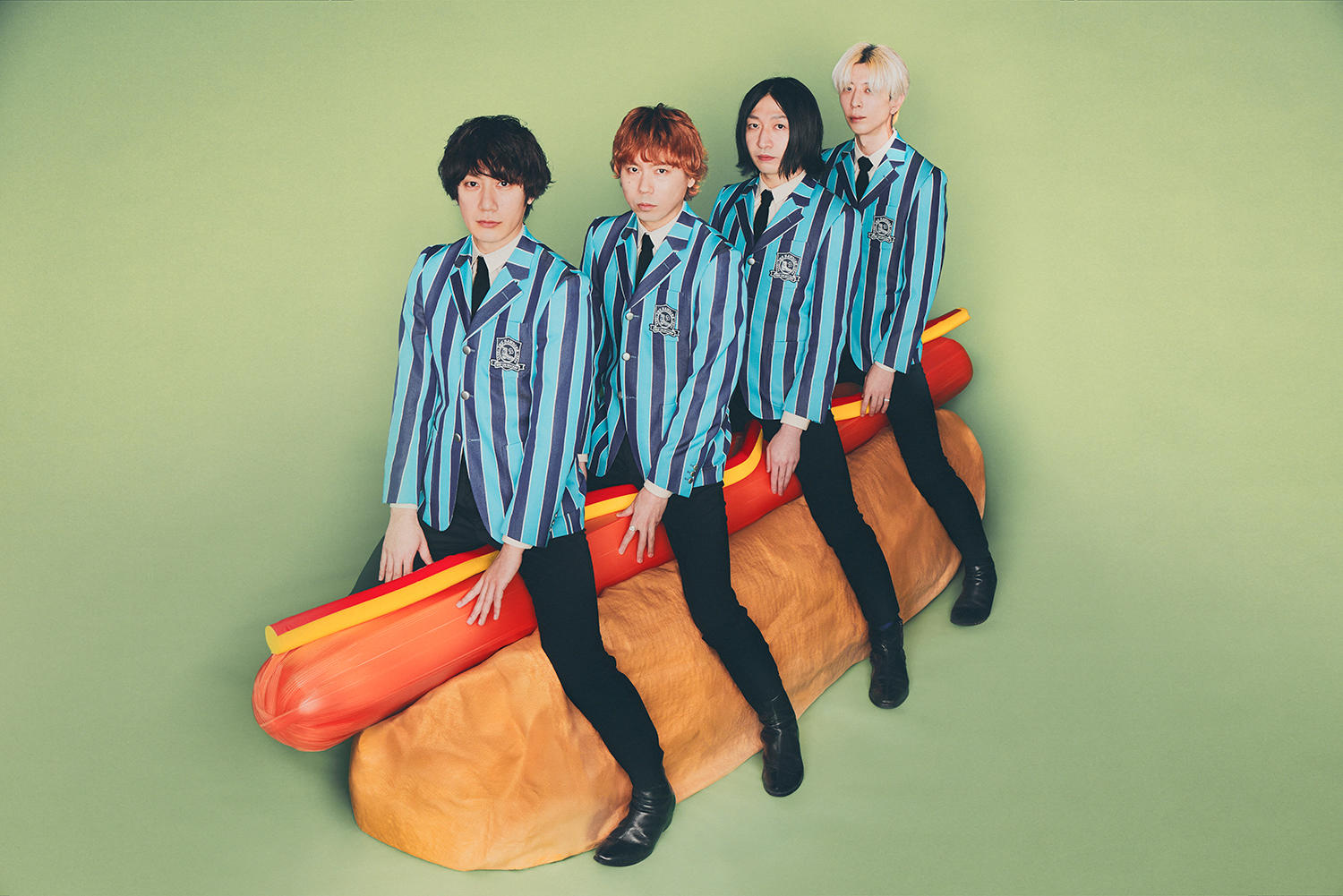 BAWDIES_202608_1500.jpg