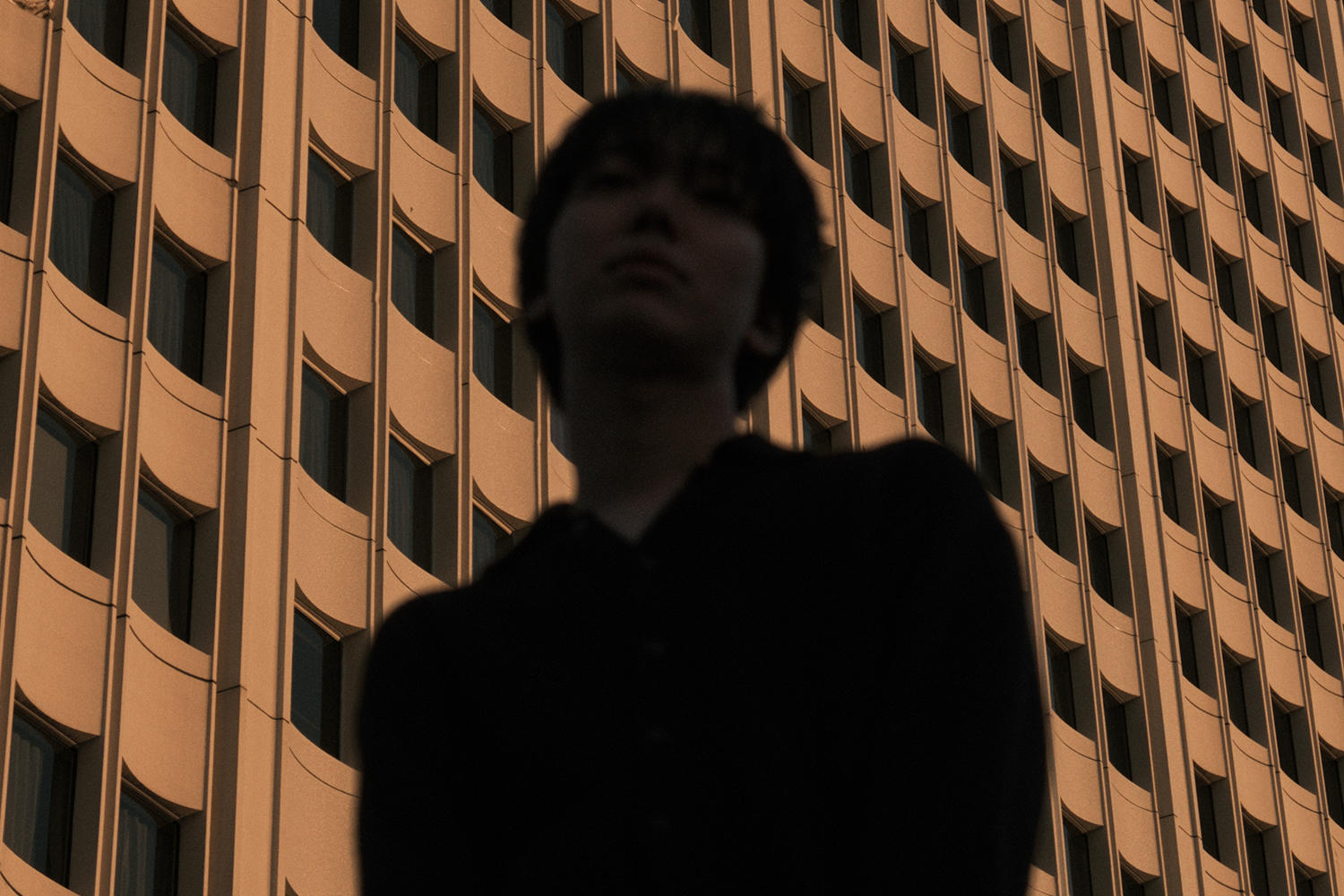 望月起市、1st AL「すべて光の為に」配信開始＆9/21には渋谷WWWでワンマンライブ開催！