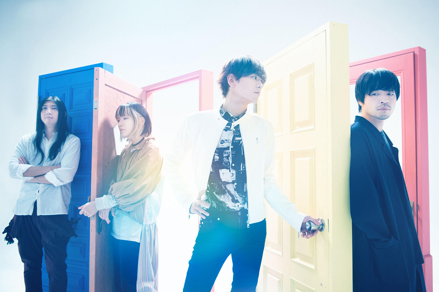 BIGMAMA、5/5リリースEP収録曲「The Naked King」ティーザー映像公開！MVはらっパル氏とのコラボ作品