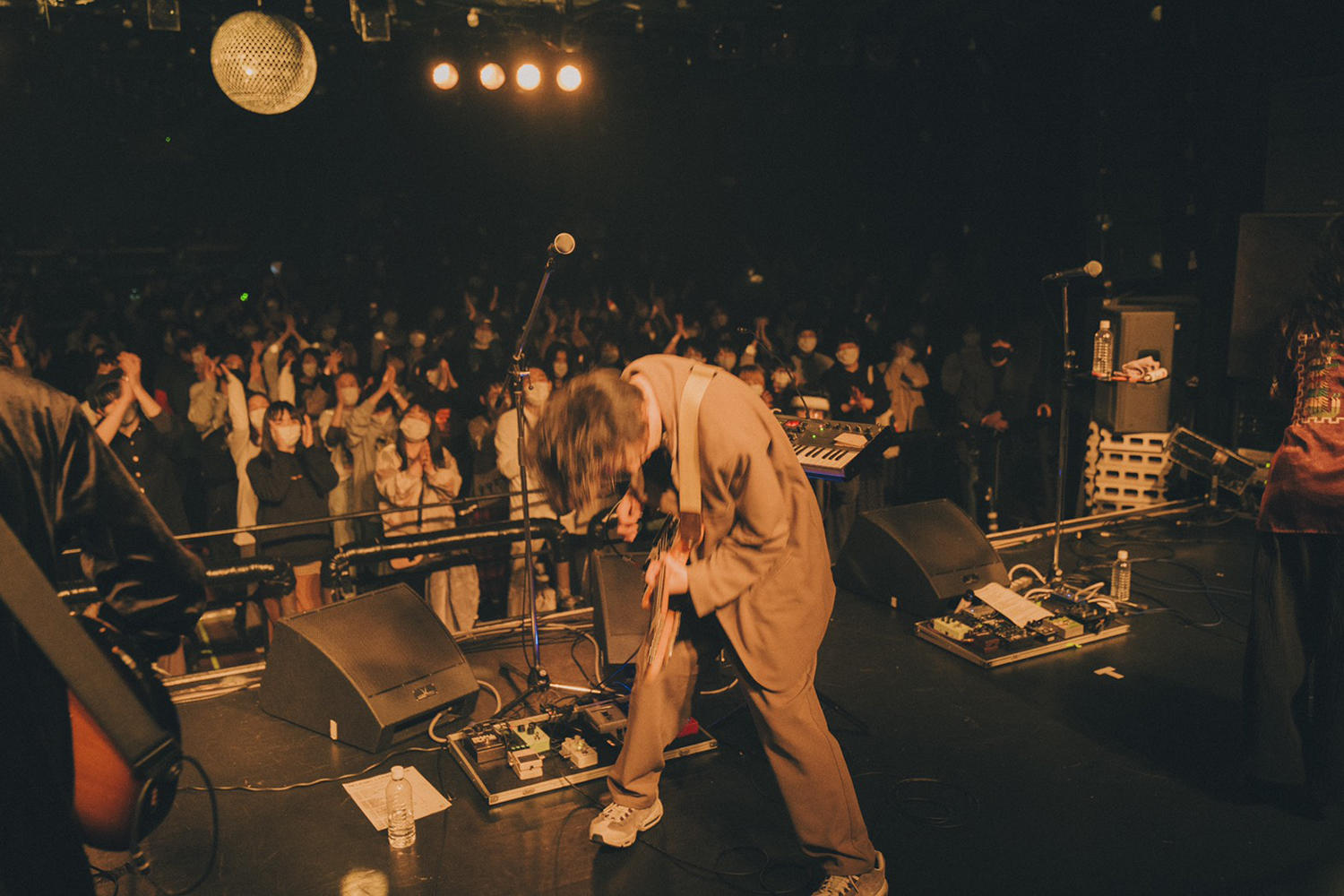 今月ツアーファイナルを迎えるHelsinki Lambda Club、2月のライブ映像をYouTubeプレミア公開！