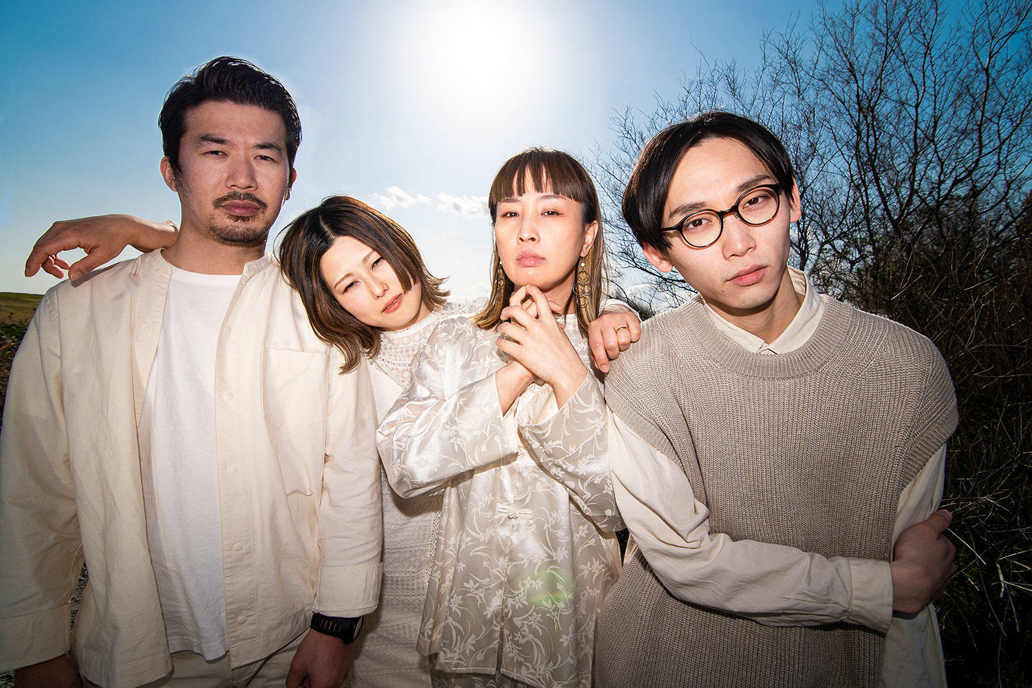 壺坂恵と宮本菜津子のツインボーカルバンドULTRA、3rdシングル「Knight」デジタルリリース！