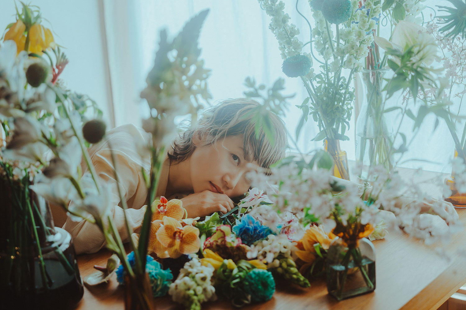 音楽家・作家としてジャンルを越えた表現を続けるaccobin、最新楽曲「Flowers」明日リリース！