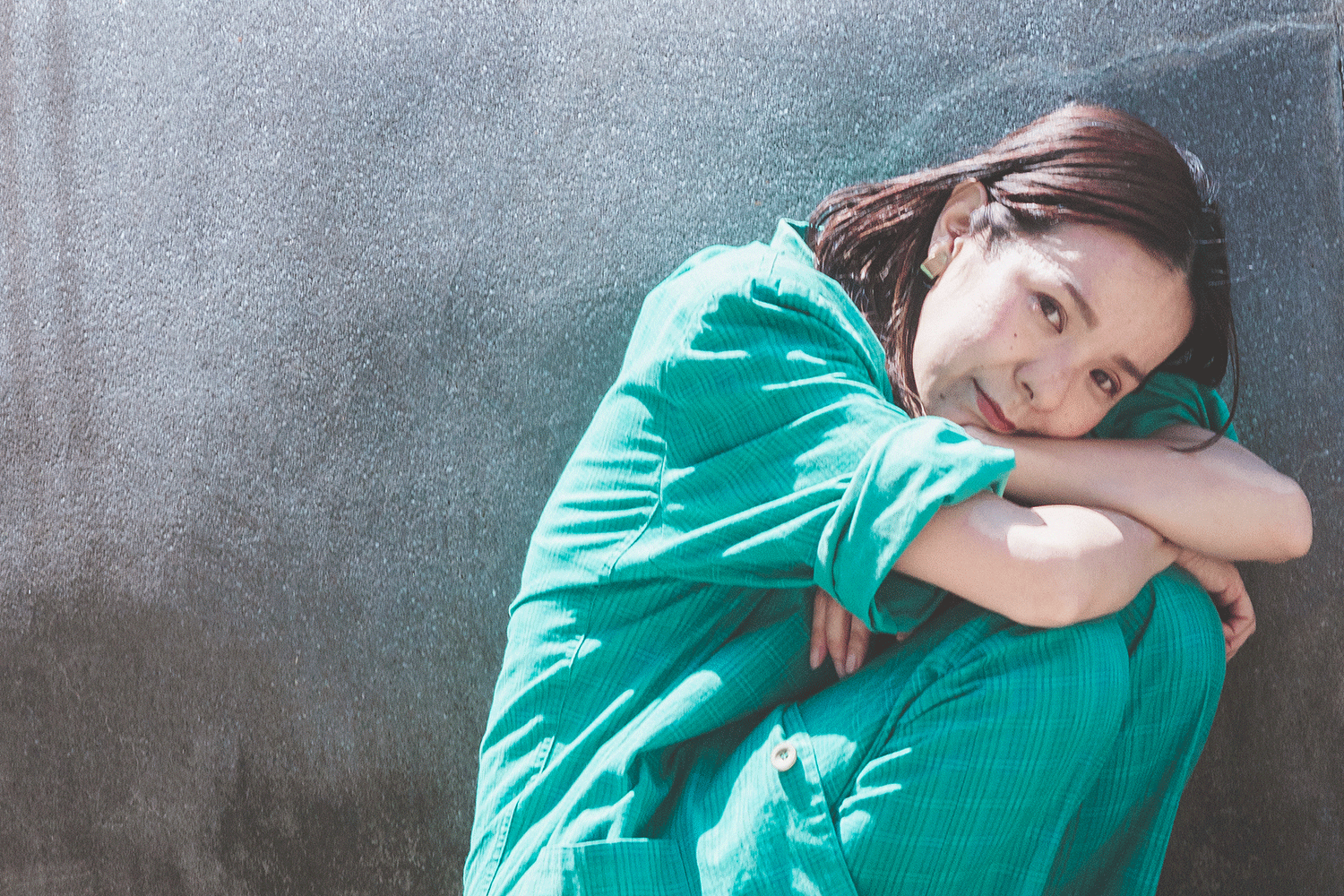 SSW・児玉奈央と景山奏によるソロプロジェクト・THE BED ROOM TAPE、約12年ぶりにコラボ作「ユートピア」リリース