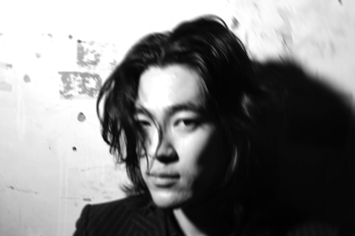 Dan Mitchel、「信じること」としての愛を描くドラマティック・ポップの到達点新曲「愛に包まれて」リリース