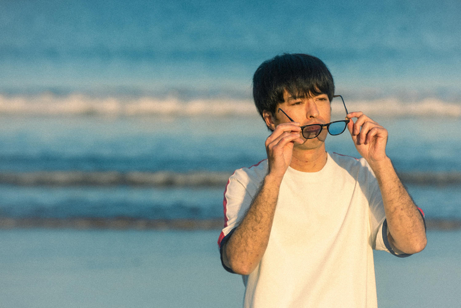 山本政幸、新作「ワンクラブマン」を本日リリース&楽曲制作にThe Cigavettesのメンバー山本幹宗(作曲,プロデューサー,Gt)小田淳之介(Gt)、篠崎光徳(Ba)、戸高亮太(Dr)が参加。