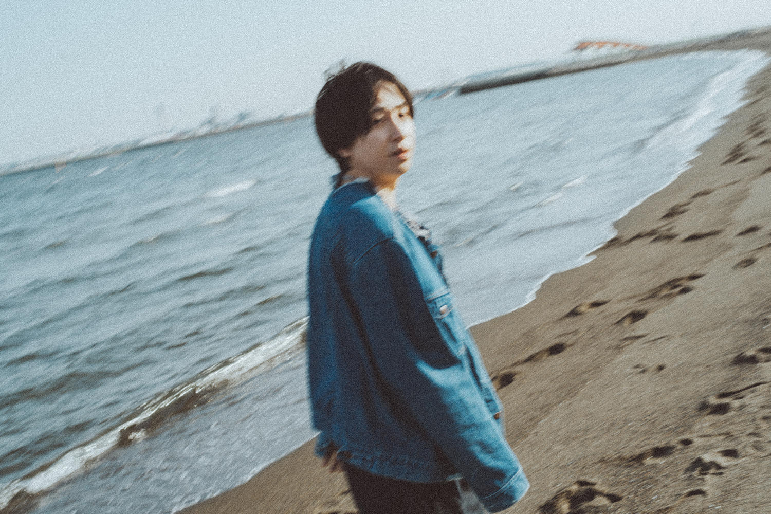  zonji、「期待してしまうこと」の愛おしさを描く新曲「bitter」リリース