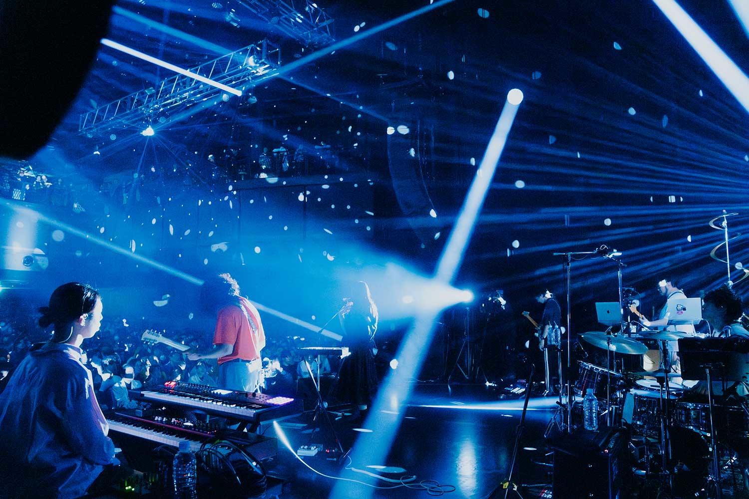 Laura day romance、大盛況で完走した全国ツアーファイナルのZepp Shinjuku公演オフィシャルライブレポート公開!