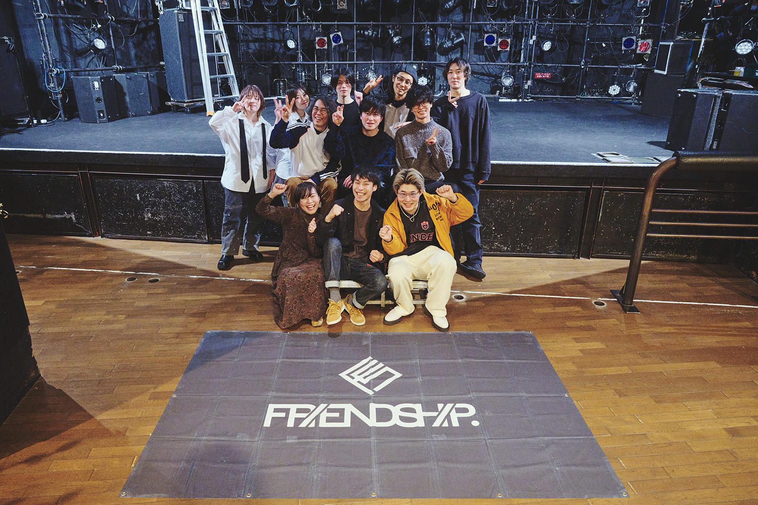 今見ておくべきアーティストが揃った『FEAT. by FRIENDSHIP.』、WOLVEs GROOVY・アツキタケトモ・FLiNRら熱演続きの濃厚な一夜。