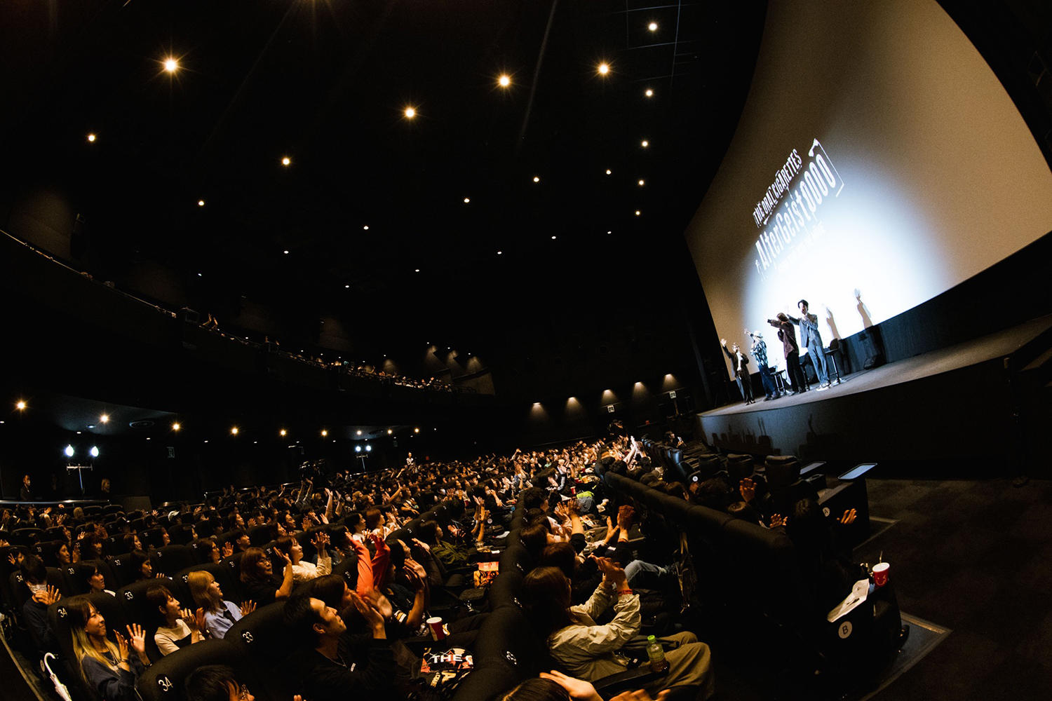 THE ORAL CIGARETTES、6年ぶりアリーナツアーが映像作品化「びっくりするくらいみんなが愛おしくなった」舞台挨拶レポート