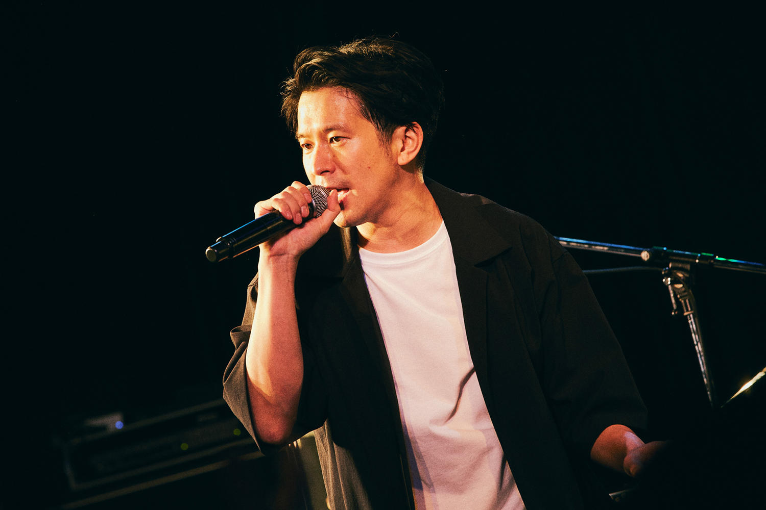 Keishi Tanaka、8人バンドセットによるレコ発ライブ、ゲストにKan Sanoも迎えた贅沢な一夜。