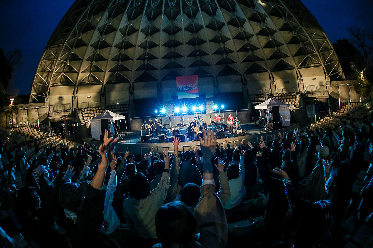 Keishi Tanaka、春の野外ライブ「NEW KICKS GREENSPIA 2023」で盟友・村松拓とバンドセット同士の対バンが実現 