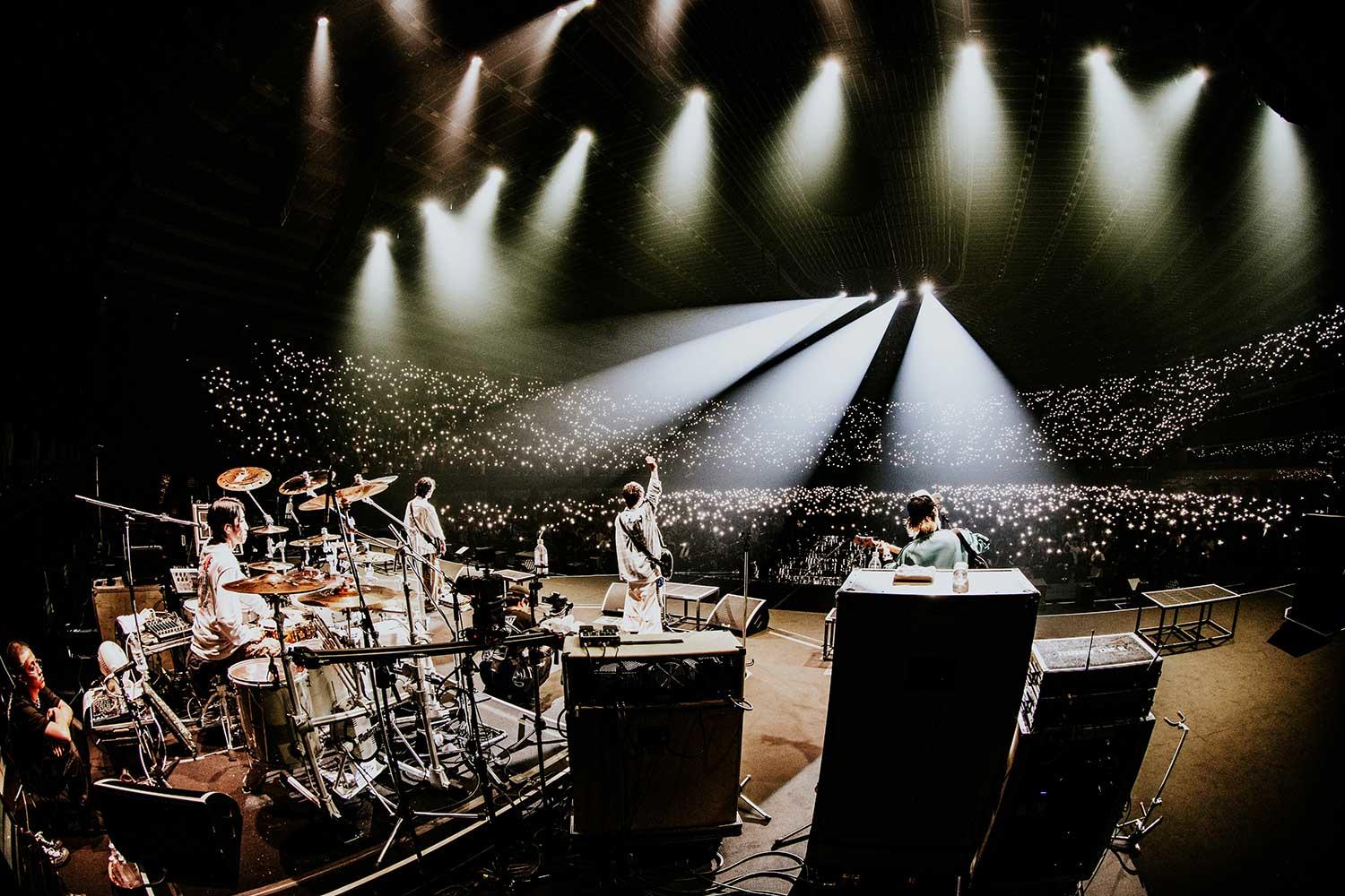 THE ORAL CIGARETTES、HYDEやSKY-HIらも集結した大阪城ホールで6年ぶりのアリーナツアーが終幕。オフィシャルレポート到着！