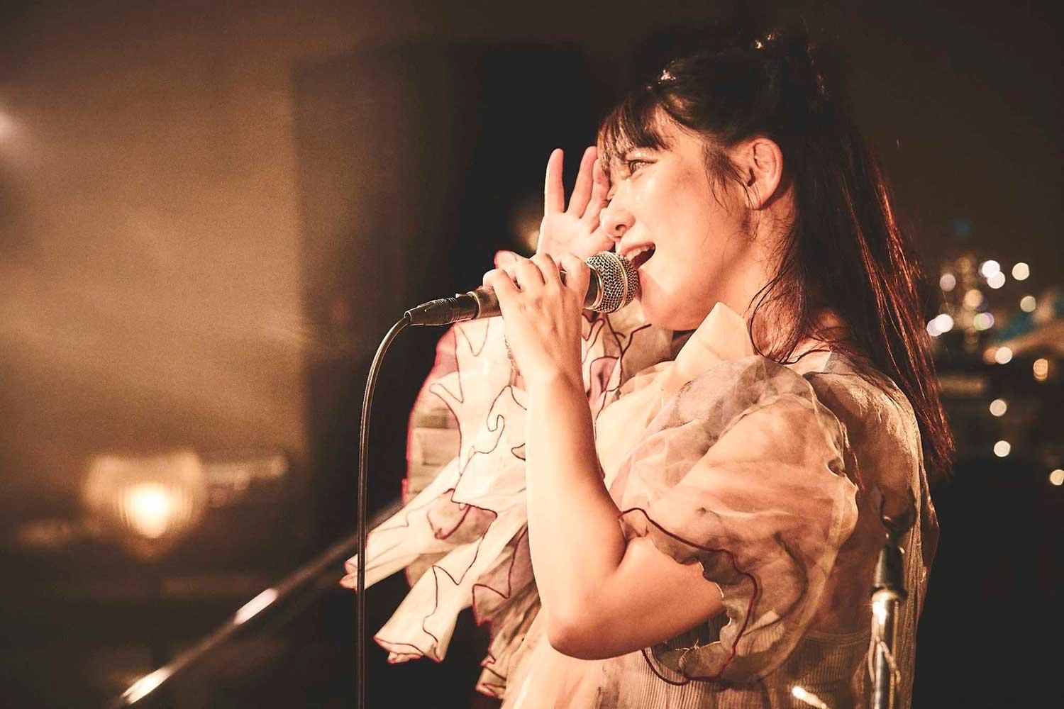 永原真夏、夢と野心が織り成すきらめきの瞬間。「MAJI MATSURI vol.6 〜永原真夏生誕祭編〜」ライブレポート