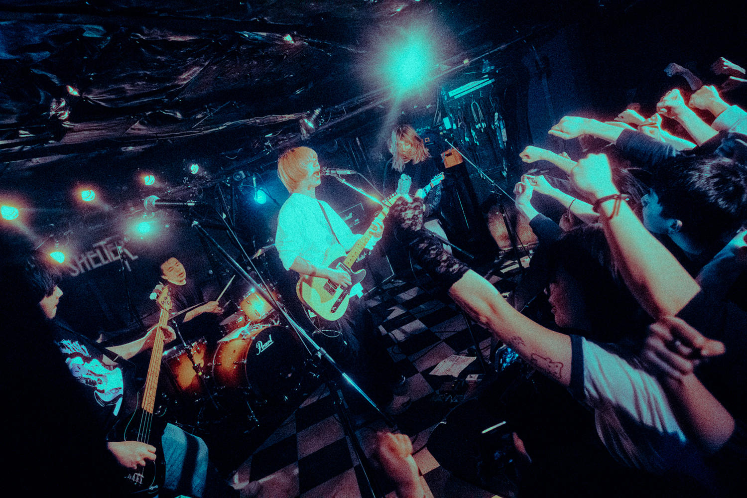 くだらない1日、盟友ANORAK!と共に下北沢SHELTERを熱気と混沌で満たした夜。