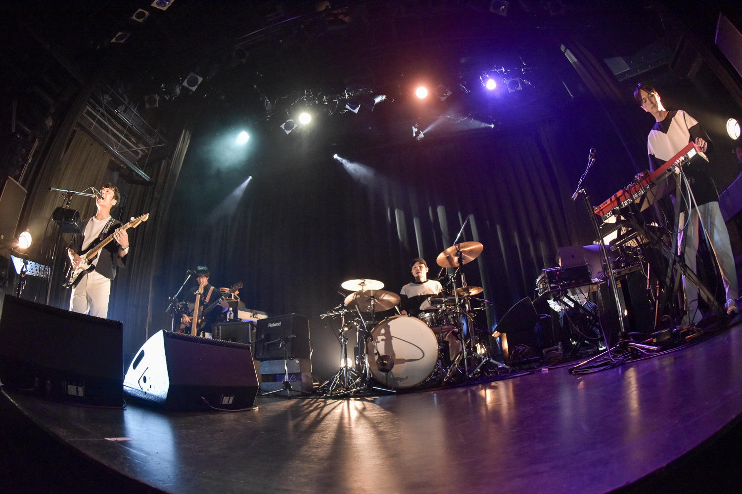 APOGEE、20年の変遷を経てフラットな境地へ。生のバンドサウンドで会場を魅了した渋谷WWWX公演。