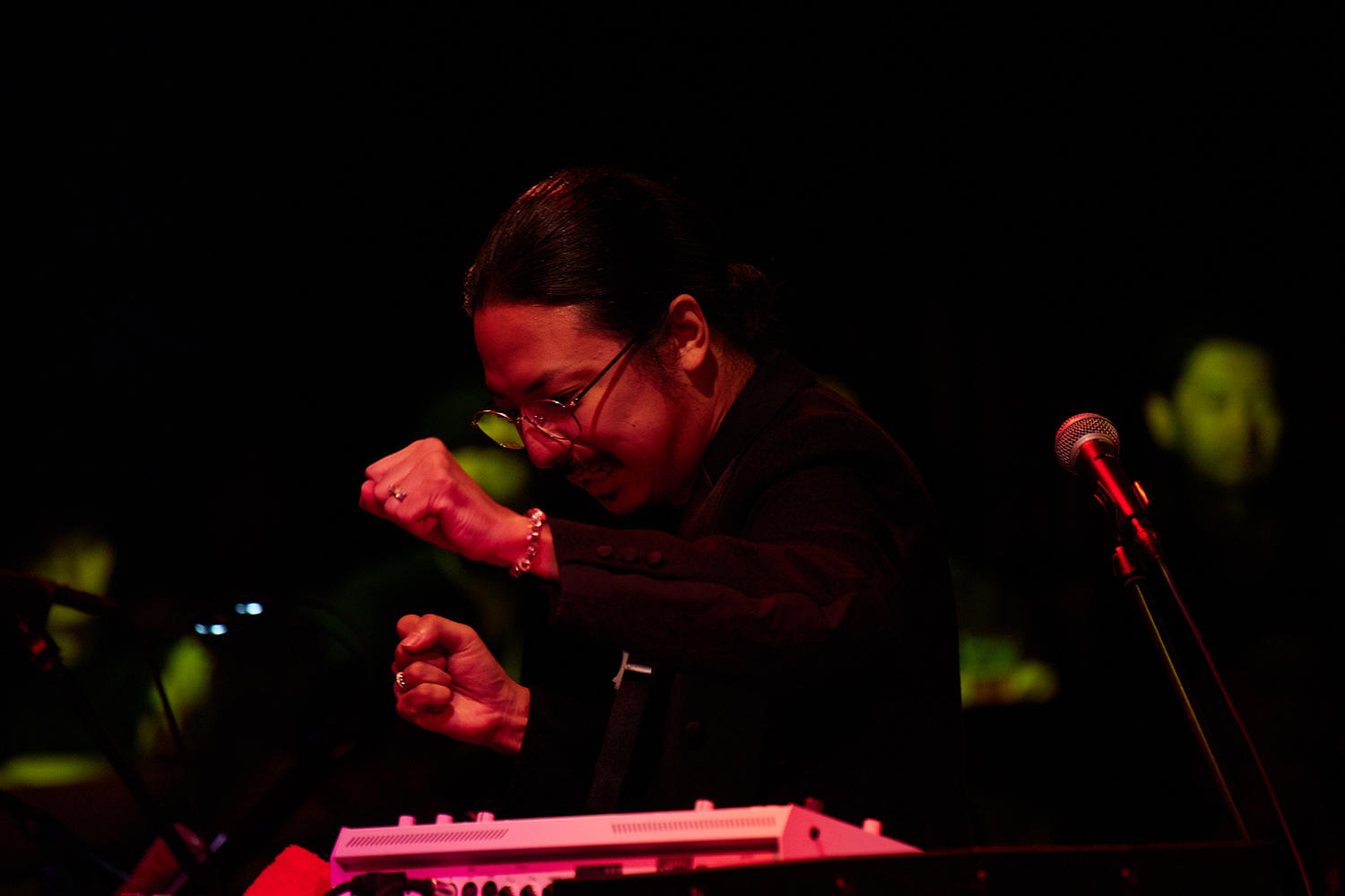 象眠舎、11人のラージ・アンサンブルと才気煥発なヴォーカリスト達が集った多幸感溢れるコットンクラブ公演