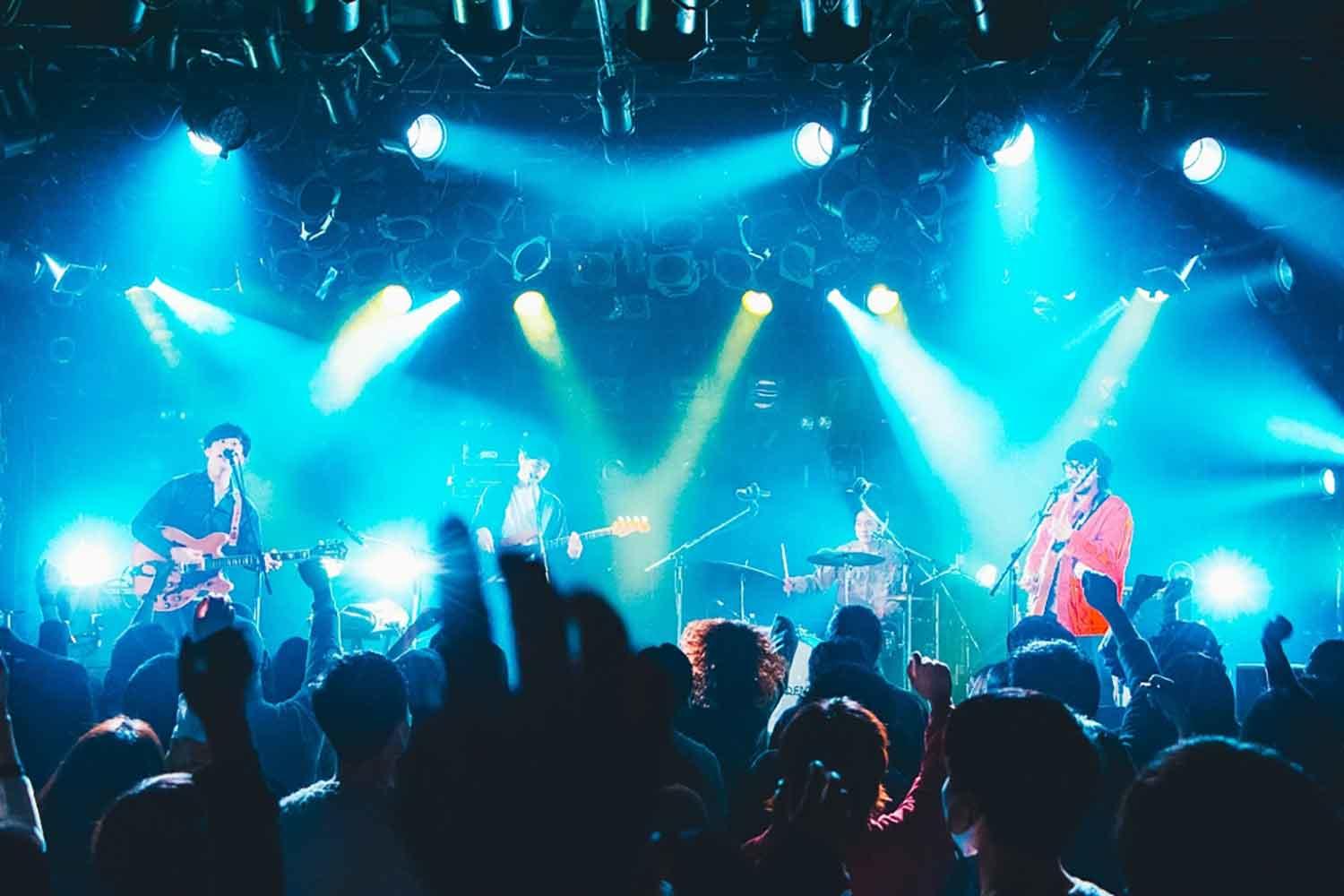 新生・DENIMS！ゲストにドミコを迎えた新体制初ツアー「東名阪 Split 2man tour 