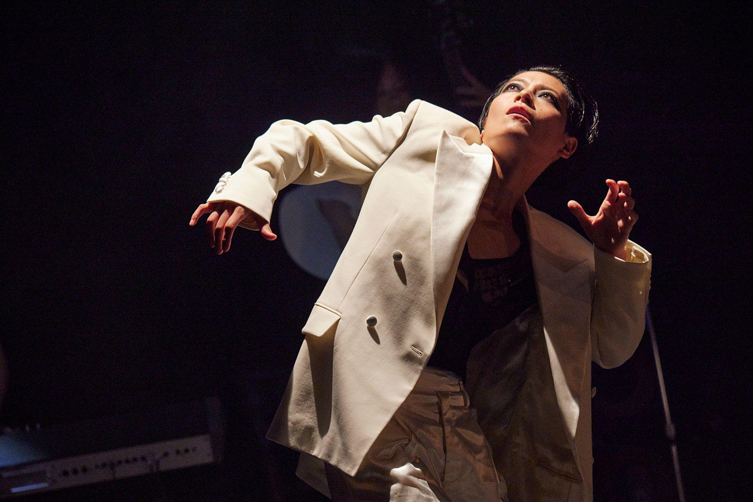 菅原小春、シリアスとユーモアが一体となった未知の世界を表現したブルーノート東京公演